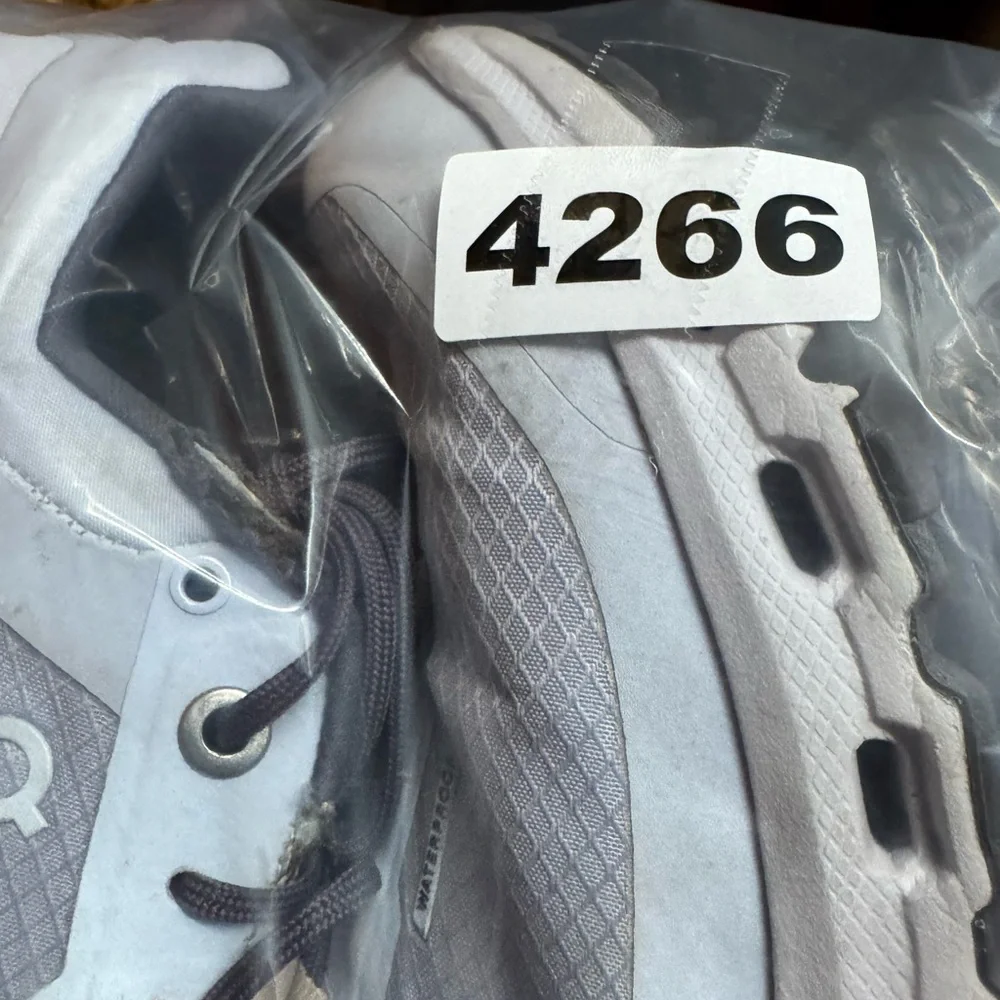 On Cloudvista Waterproof Women's Trail Running Shoes Grey Size 6.5